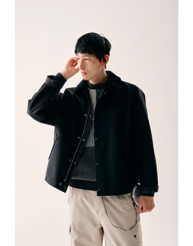 바버 남여공용 블랙 OS 리버시블 Overdyed Transport 캐주얼 자켓 착용컷