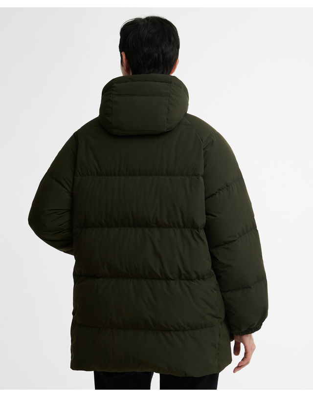 바버 남여공용 카키 OS Beaufort 구스다운 푸퍼 자켓 진한 초록 착용컷