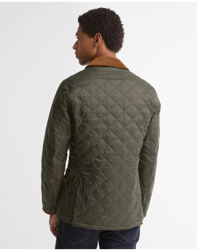 바버 남성 올리브 Icons Heritage Liddesdale 퀼팅 자켓 진한 연두 착용컷