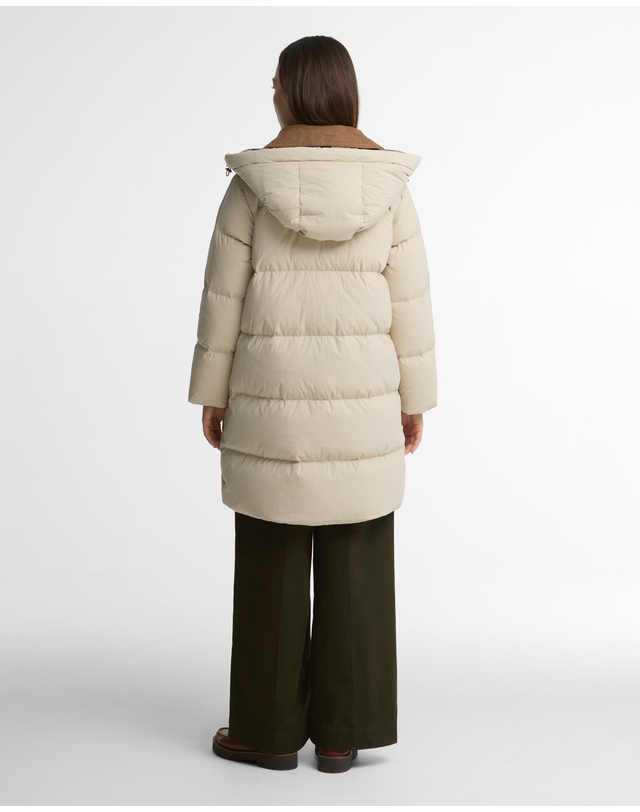 바버 여성 아이보리 Longline Pauline 다운 푸퍼 자켓 밝은 베이지 착용컷
