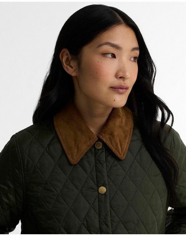 바버 여성 올리브 Icons Cropped Liddesdale 퀼팅 자켓 진한 연두 착용컷