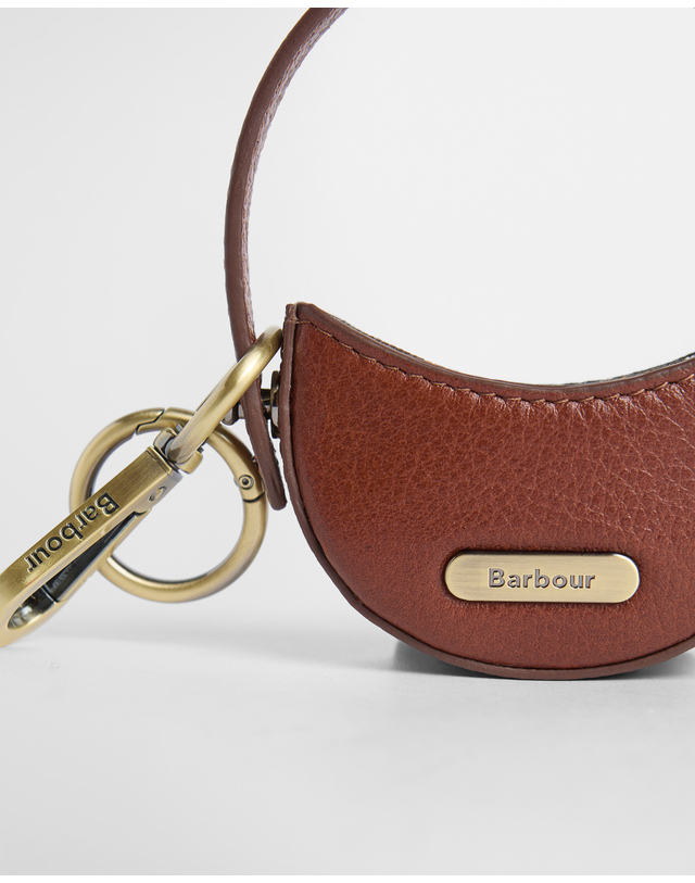 바버 여성 브라운 Leather Sling 백참 착용컷