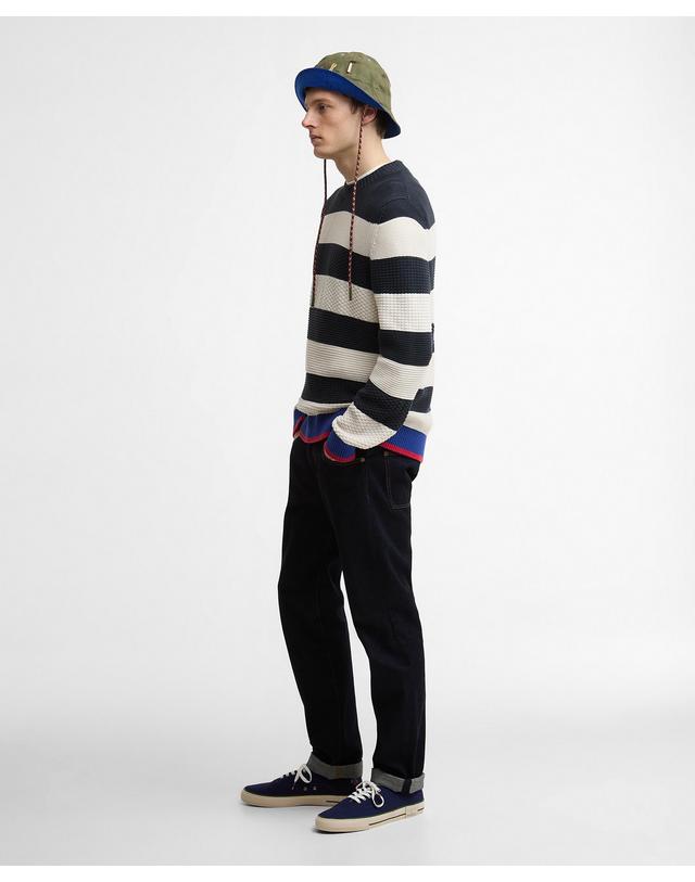바버 [Barbour x Paul Smith] 남성 블루 Southwold 스웨터 착용컷