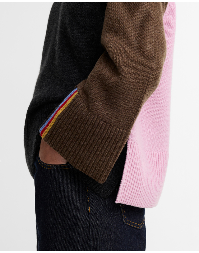 바버 [Barbour x Paul Smith] 여성 블랙 Tyneside 스웨터 착용컷