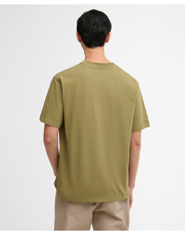 바버 남성 올리브 Dalton Logo OS 티셔츠 진한 연두 착용컷
