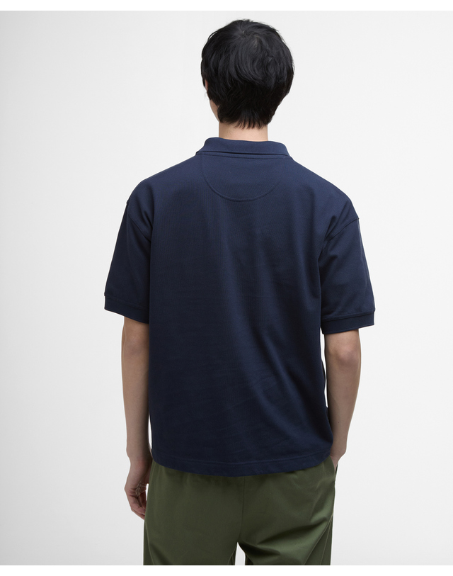 바버 남성 네이비 Hexham OS 폴로 셔츠 착용컷
