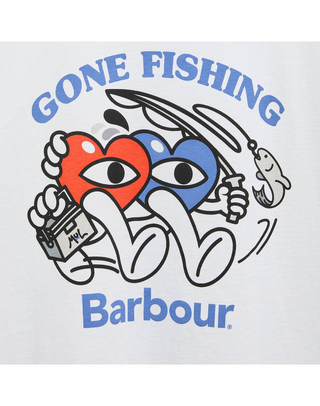 바버 [Barbour x Mul Draws] 남성 화이트 Gone Fishing 티셔츠 흰색 착용컷