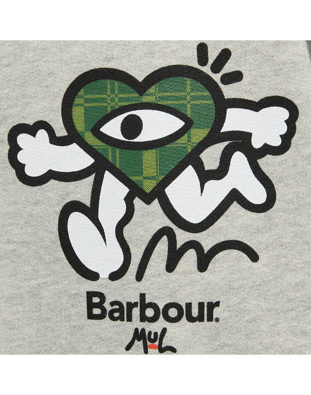 바버 [Barbour x Mul Draws] 남성 그레이 크루넥 스웻셔츠 착용컷