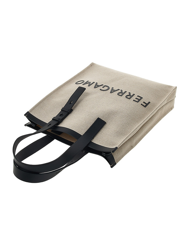 살바토레 페라가모 [페라가모] 로고 캔버스 토트백 21 1297 NERO NATU 0764870 /135881 착용컷