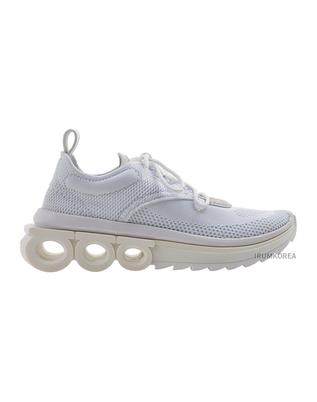살바토레 페라가모 [페라가모] FW24 여성 간치니 스니커즈 NIMA KNIT BIANCO BCW 0760870 착용컷