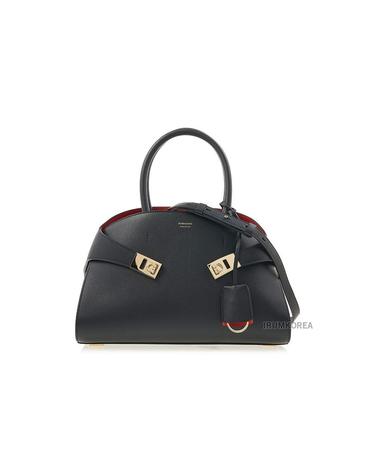 [페라가모] FW24 여성 허그 토트백 21 0568 NERO CALF 0767814