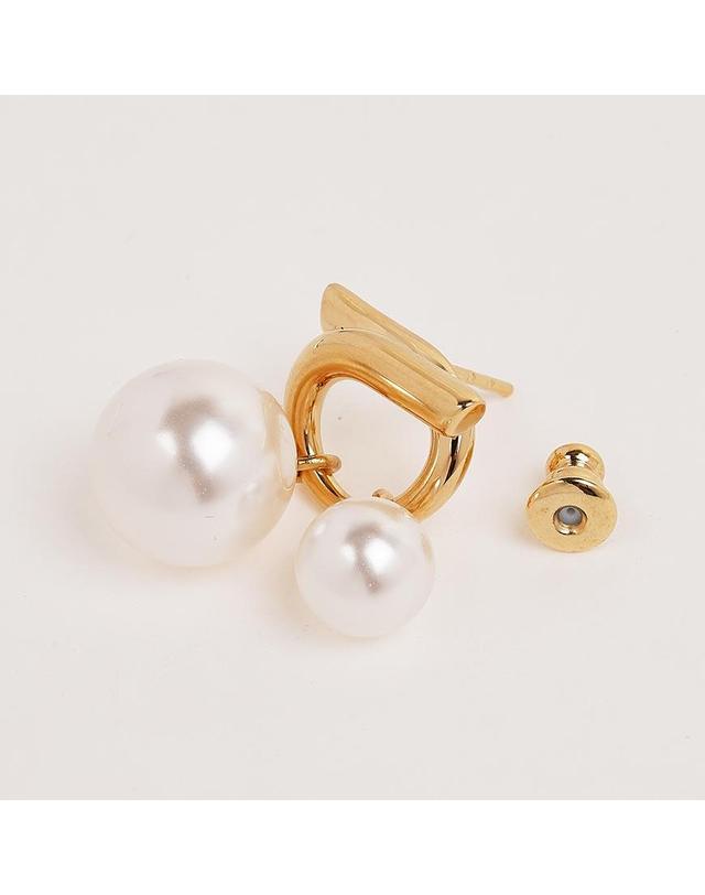 살바토레 페라가모 [페라가모] SS26 여성 더블 펄 귀걸이 76 0805 ORO GIOVE WH 0780384 착용컷