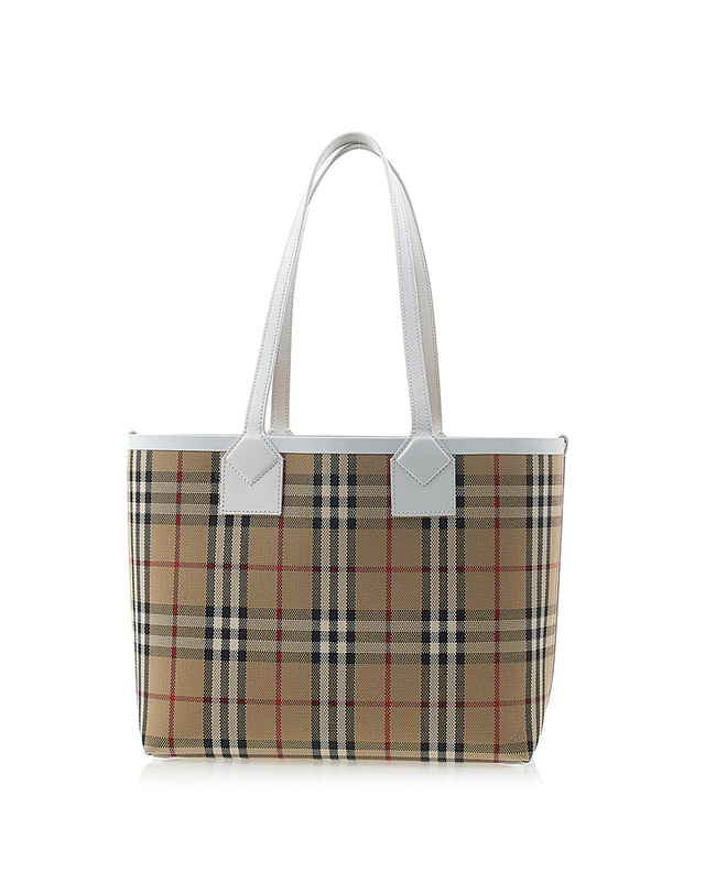버버리 [버버리] 스몰 런던 토트백 8072331 LL SM LONDON TOTE YUC A1464 착용컷