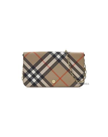 [버버리] FW24 여성 체크 스트랩 장지갑 8095123 LS WALLET ON CHAIN BIN B9368