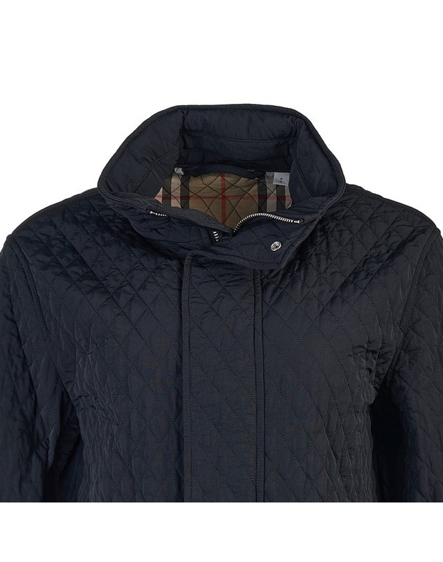 버버리 [버버리] FW24 여성 후드하이넥 퀼팅 자켓 8093876 W E24 WW AES A1189 착용컷