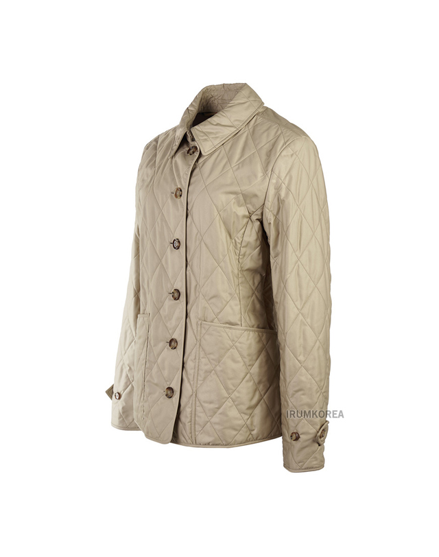 버버리 [버버리] FW24 여성 페르넬리 퀼팅 자켓 8049868 W FERNLEIGH RCD A4170 착용컷