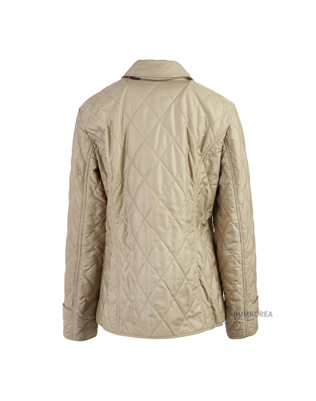 버버리 [버버리] FW24 여성 페르넬리 퀼팅 자켓 8049868 W FERNLEIGH RCD A4170 착용컷