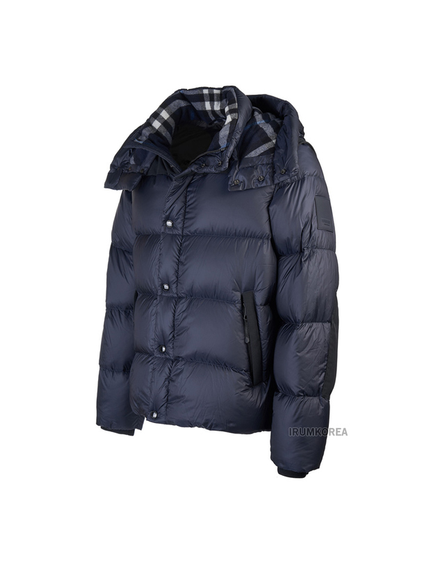 버버리 [버버리] FW24 남성 퍼프 나일론 패딩 8096381 M LEEDS A1222 착용컷