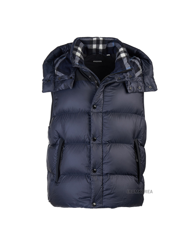 버버리 [버버리] FW24 남성 퍼프 나일론 패딩 8096381 M LEEDS A1222 착용컷