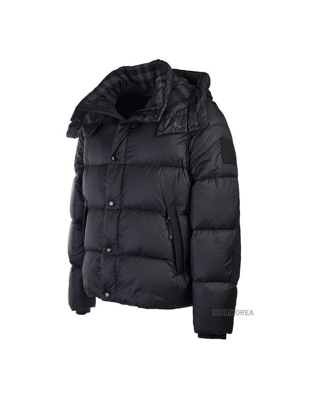 버버리 [버버리] FW24 남성 리즈 패딩 자켓 8096382 M LEEDS A1189 착용컷