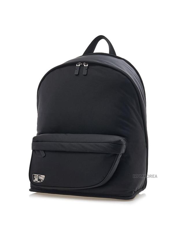 버버리 [버버리] FW24 남성 쉴드 필드 백팩 8098353 ML SHIELD BACKPACK S NYN A1189 착용컷