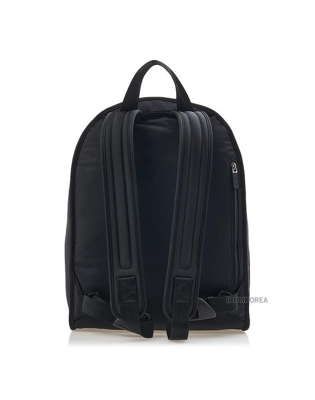 버버리 [버버리] FW24 남성 쉴드 필드 백팩 8098353 ML SHIELD BACKPACK S NYN A1189 착용컷