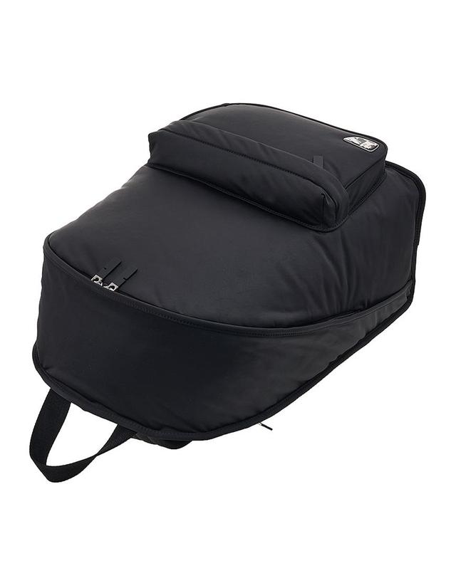 버버리 [버버리] FW24 남성 쉴드 필드 백팩 8098353 ML SHIELD BACKPACK S NYN A1189 착용컷