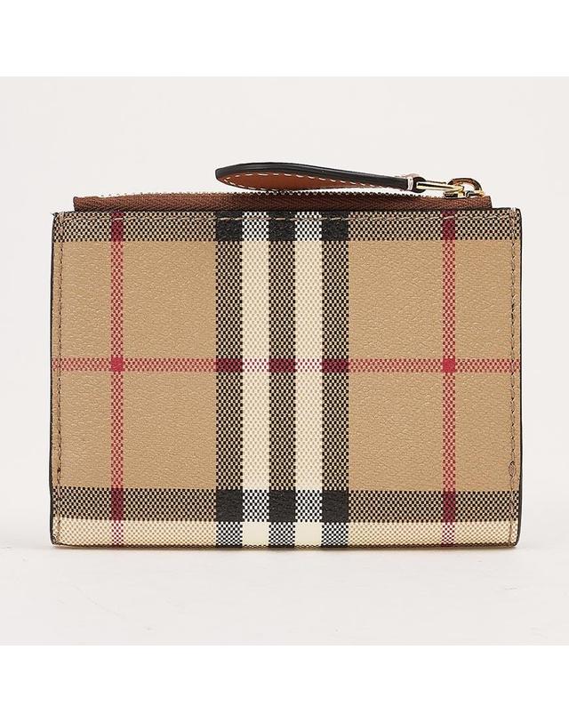 버버리 [버버리] SS26 여성 체크 바이폴드 반지갑 8109807 LS SMALL BIFOLD DFC A9534 착용컷