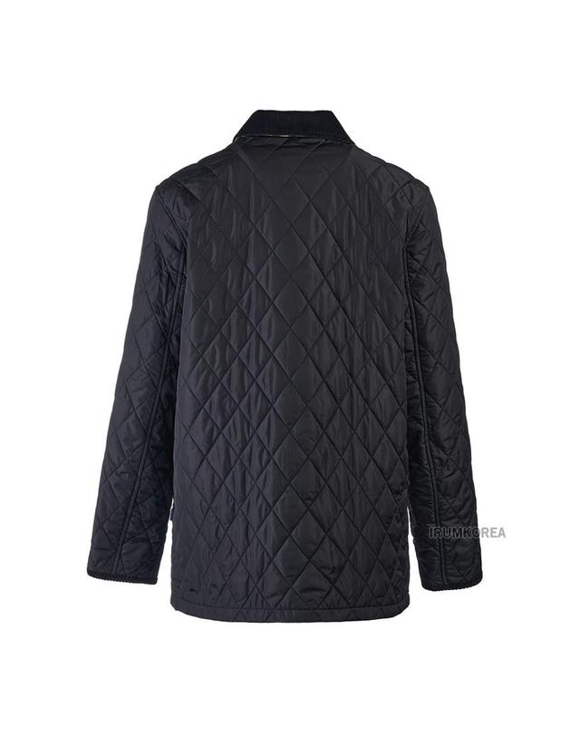 버버리 [버버리] FW25 여성 퀄팅 반 자켓 8107463 W AU25 WW TAL C1900 착용컷