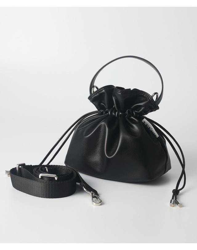 옐로우스톤 Small lucky bag - Black 착용컷
