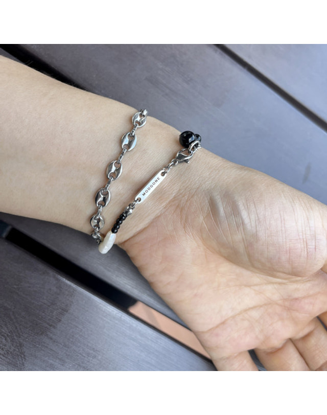 모드곤 [모드곤] 오닉스 담수진주 팔찌 Onyx Pearl Bracelet 착용컷