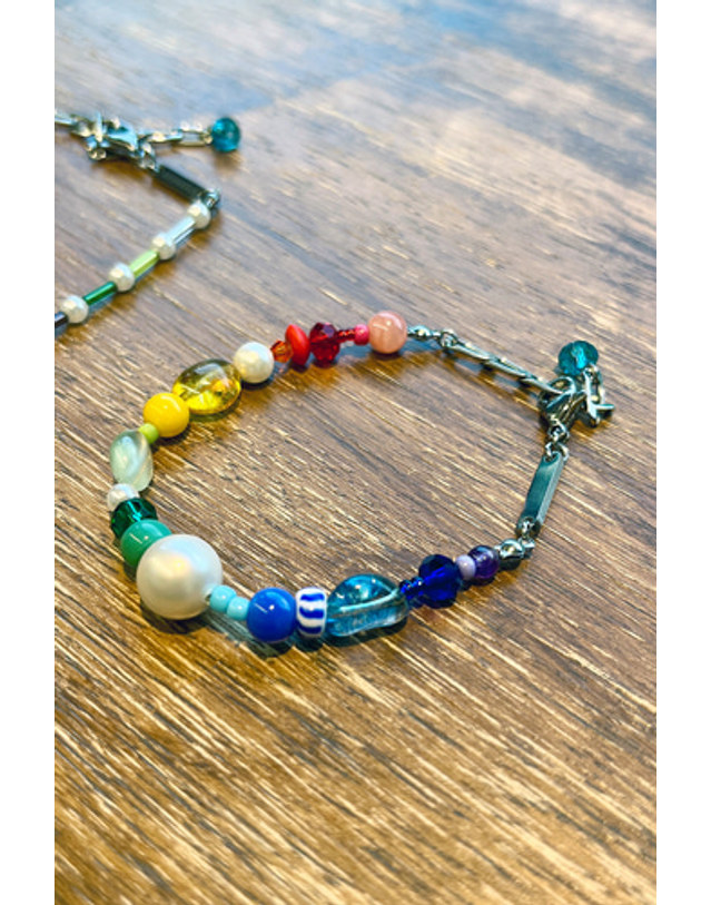 모드곤 [모드곤] 키치 레인보우 비즈 팔찌 Kitsch Rainbow Bracelet 착용컷