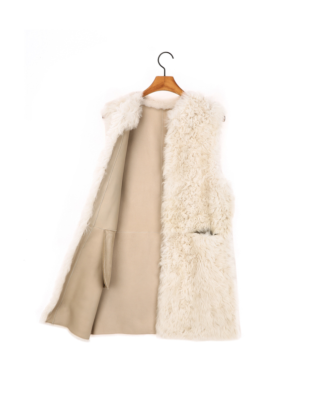 아떼 바네사브루노 여성 베이지 FUR 양털 천연모피 양가죽 VEST 조끼 점퍼 상세
