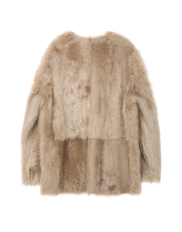 아떼 바네사브루노 여성 PREMIUM FUR 베이지 천연양모피 양가죽 무스탕 퍼자켓 점퍼 착용컷