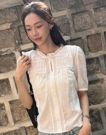 [인기상품 재진행] 화이트 레이스 프릴장식 반팔블라우스