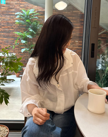 아떼 바네사브루노 여성 · 화이트 썸머 시어링 탈착후드 경량 점퍼 · [26SS] · 스토어 상품 이미지