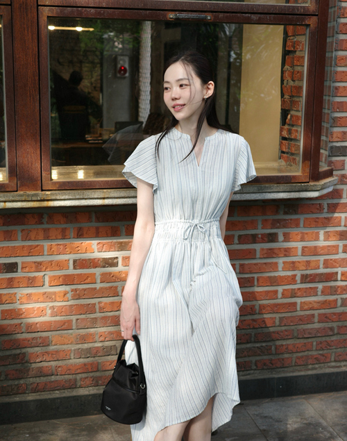 라이트블루 스트라이프 헨리넥 반팔 원피스