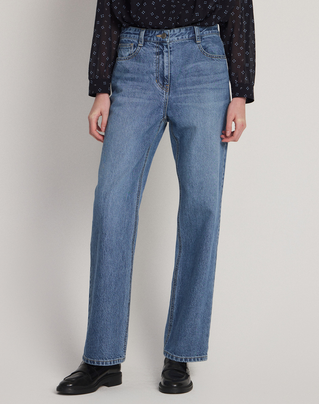 아떼 바네사브루노 여성 블루 중청 워싱 스트레이트 데님 팬츠 착용컷