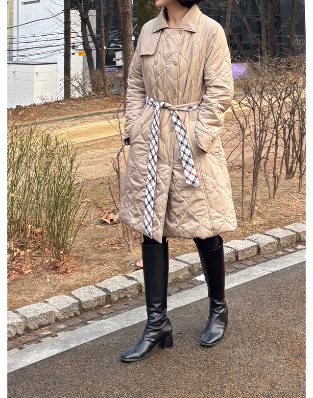 닥스 골프 여성 [가격인하][스테디셀러]경량 퀼팅 스트랩 패딩 코트 (BEIGE) 베이지 착용컷