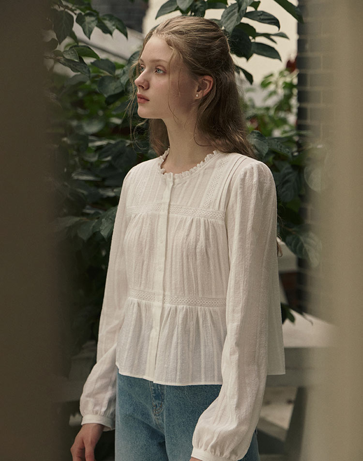 무엇과 입어도 좋은 White